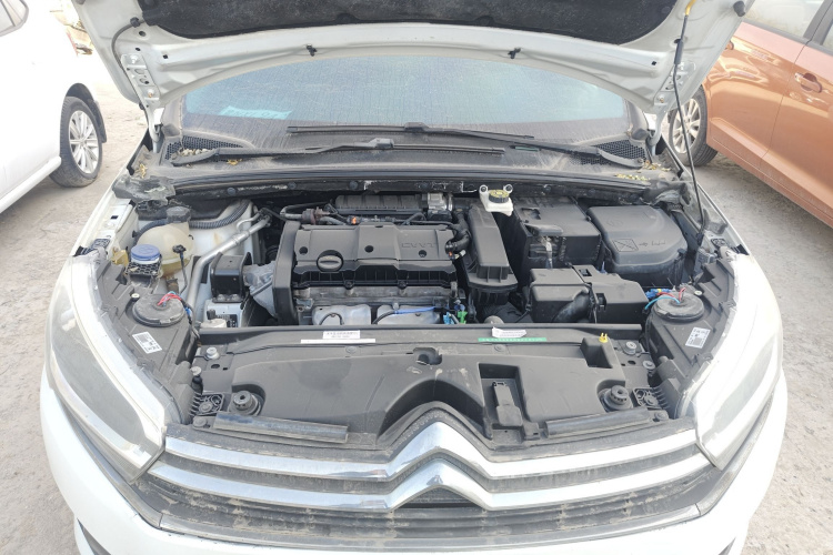 雪铁龙 C4世嘉 2018款 1.6L 手动舒适型机舱底盘24