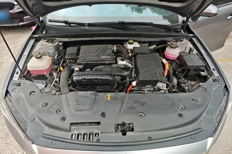 比亚迪 秦PLUS 2023款 冠军版 DM-i 55KM超越型机舱底盘24