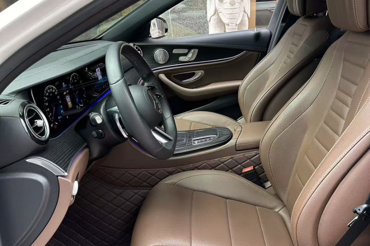 奔驰E级 2021款 改款 E 300 L 运动豪华型中控内饰7002