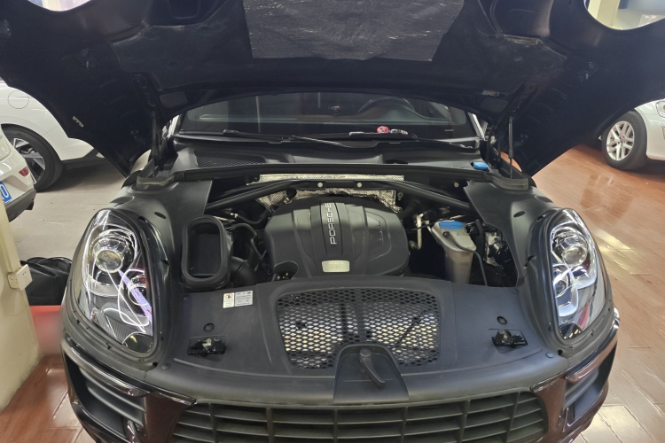 保时捷 2014款 Macan 2.0T机舱底盘24