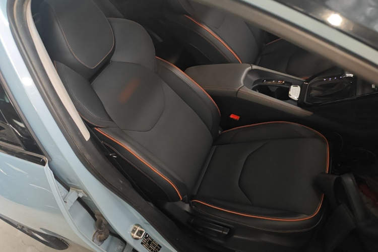 宝骏RS-3 2020款 1.5L CVT  24小时在线豪华型局部细节41