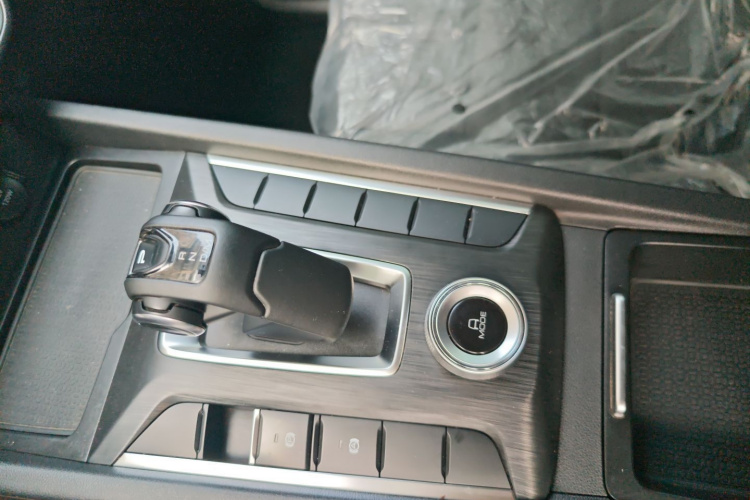 长城 炮 2023款 2.0T商用版自动柴油四驱精英型长箱GW4D20M局部细节18