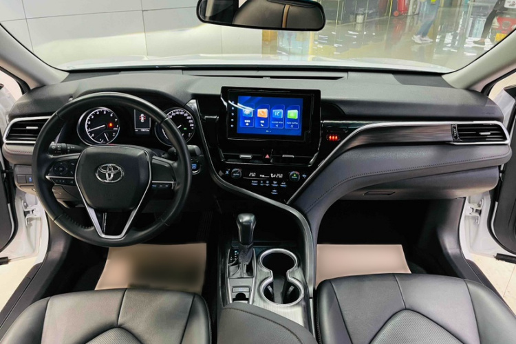 丰田 凯美瑞 2023款 2.0GVP 领先版中控内饰7004