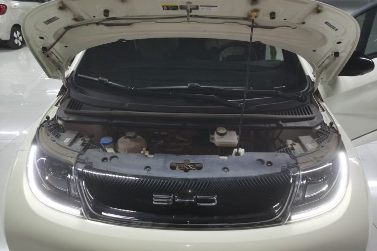 比亚迪 海豚 2021款 405km 时尚版机舱底盘24