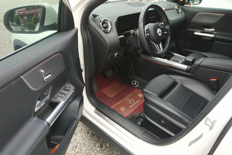 奔驰GLA 2020款 GLA 180中控内饰7003