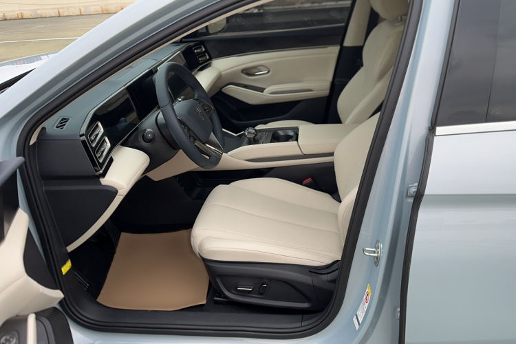 比亚迪 秦L 2024款 DM-i 120KM领先型局部细节19