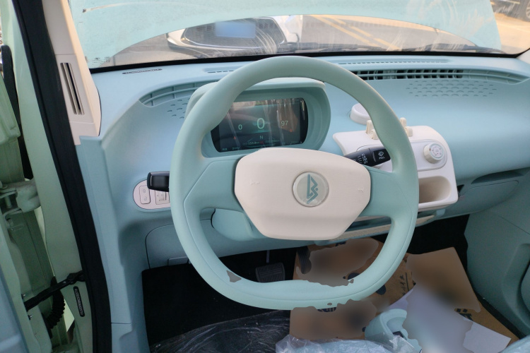 凌宝汽车 凌宝uni 2025款 微甜版 11.52kWh中控内饰13