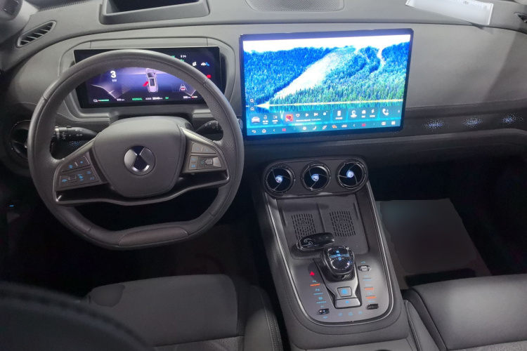 腾势N8 2023款 四驱超混旗舰七座版中控内饰7002