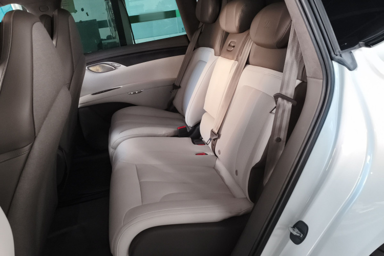 智己汽车 智己LS7 2023款 100kWh Lux后驱版中控内饰21