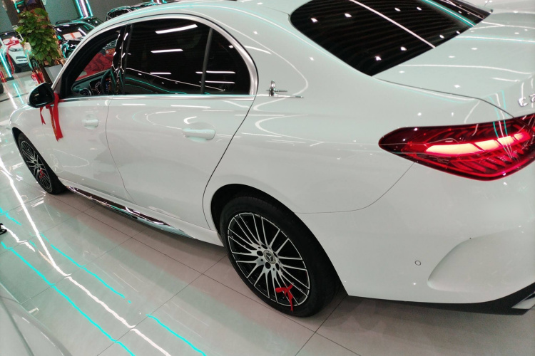 奔驰C级 2024款 改款 C 260 L 运动版车身外观6003