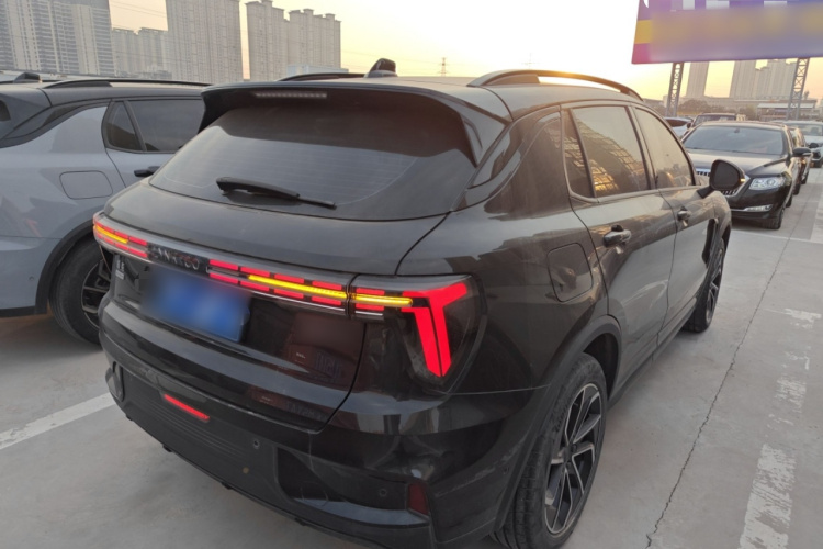 领克01 2023款 1.5TD EM-F PM车身外观7