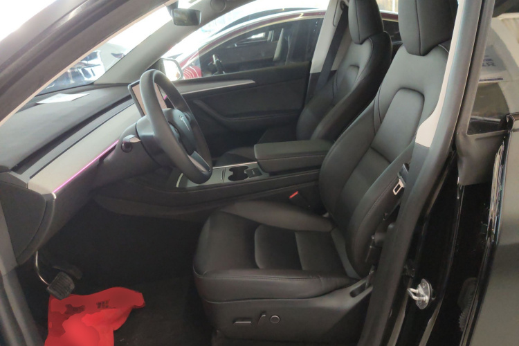 特斯拉 Model Y 2023款 长续航全轮驱动版中控内饰19