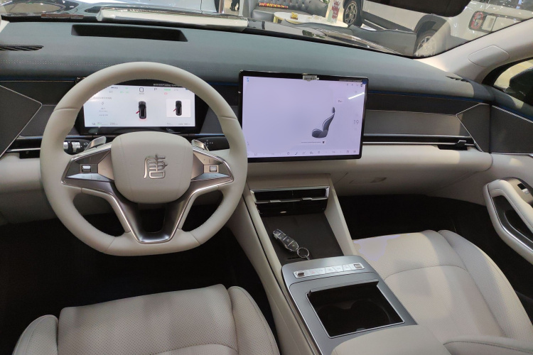 比亚迪 唐L 2025款 EV 600KM四驱激光雷达旗舰型中控内饰12