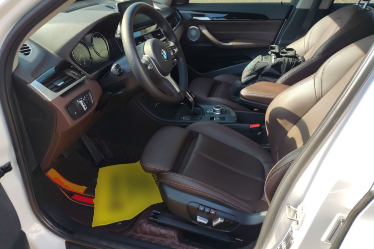 宝马X1 2021款 改款 sDrive25Li 领先型中控内饰19