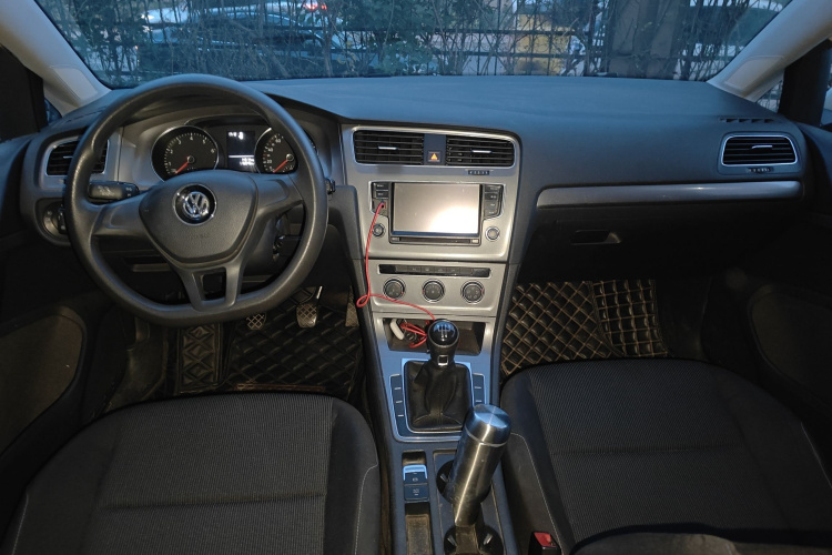 大众 高尔夫 2015款 1.6L 手动时尚型中控内饰12