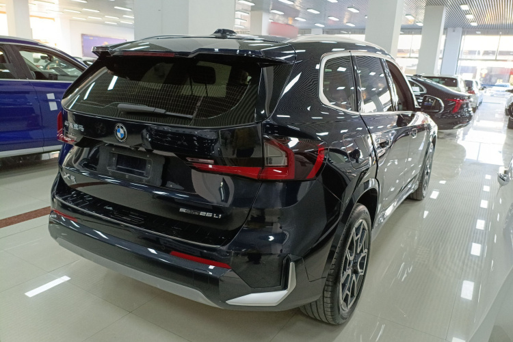 宝马X1 2023款 sDrive25Li X设计套装车身外观7