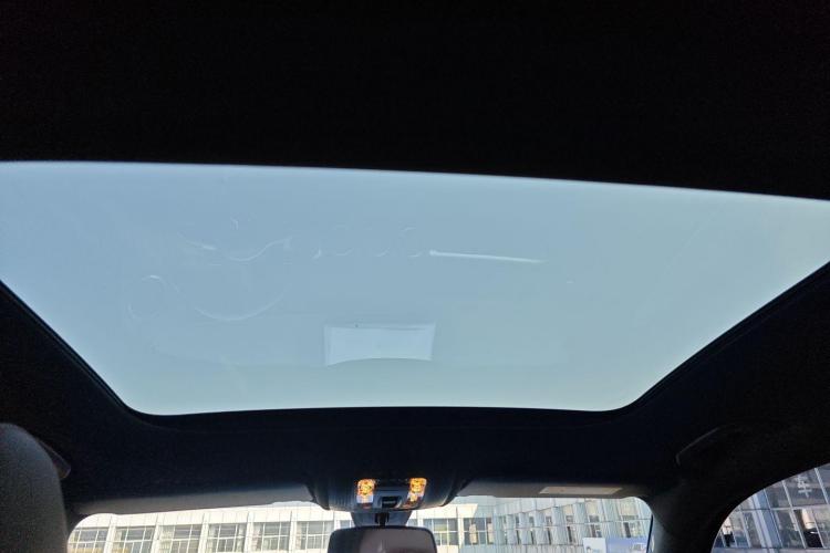 奔驰GLB 2022款 改款二 GLB 200 时尚型中控内饰22