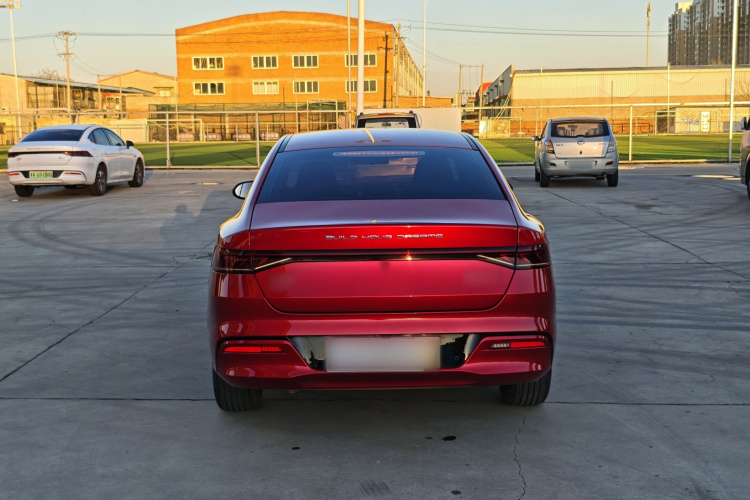 比亚迪 秦PLUS 2023款 冠军版 DM-i 55KM领先型车身外观6006