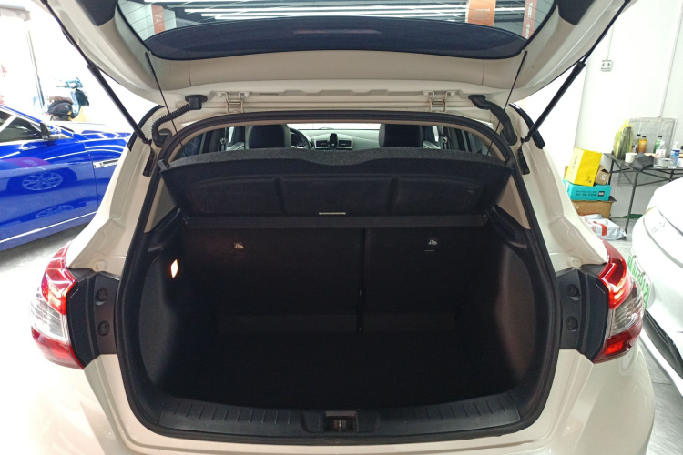 日产 骐达TIIDA 2024款 1.6L CVT智行版机舱底盘23