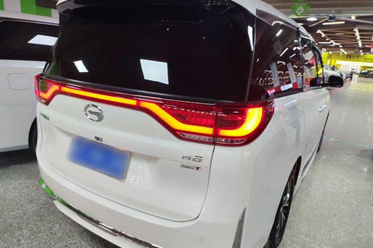 广汽传祺 传祺M8 2021款 领秀系列 390T 尊享版车身外观7