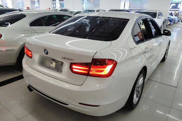 宝马3系 2014款 328i 运动设计套装车身外观6005