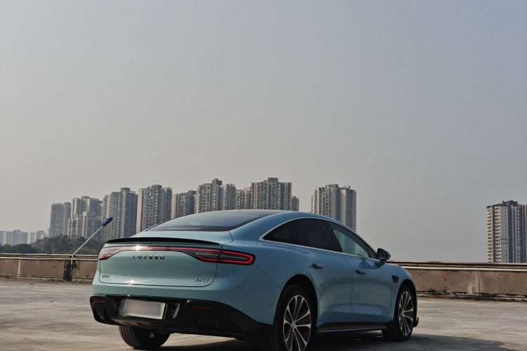 鸿蒙智行 智界S7 2025款 703km Ultra运动版车身外观6006