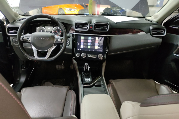 领克02 2019款 高能版 2.0T 自动两驱耀Pro版 国VI中控内饰12