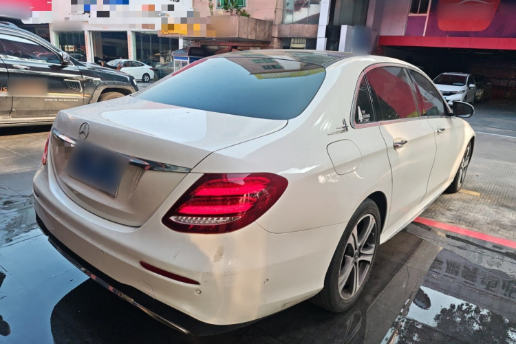 奔驰E级 2020款 E 260 L 运动型车身外观6003