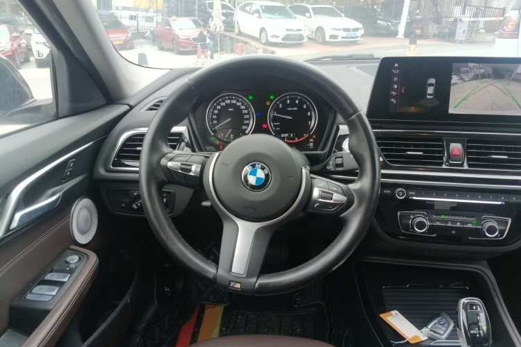 宝马1系 2021款 改款 120i M运动曜夜版局部细节13