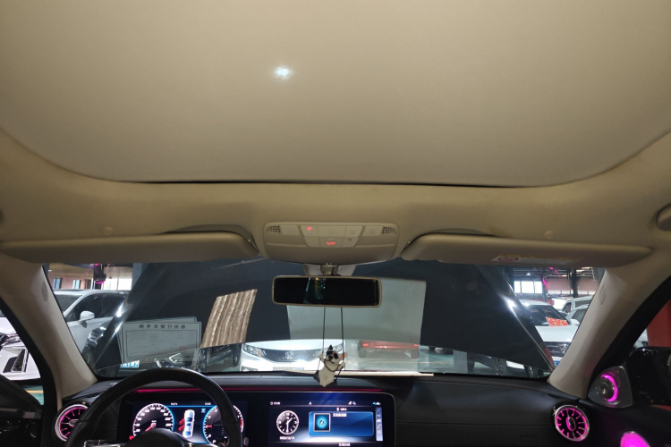 奔驰E级 2020款 改款 E 300 L 运动时尚型局部细节22