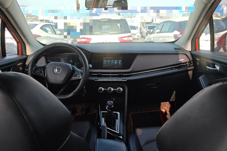 长安CS15 2019款 1.5L 手动进取型 国VI中控内饰7002