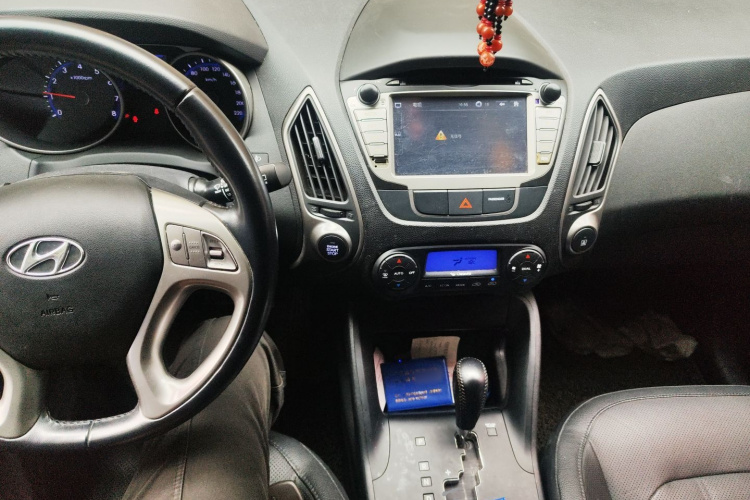 北京现代ix35 2015款 2.0L 自动两驱智能型 国IV中控内饰12