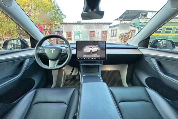 特斯拉 Model Y 2022款 后轮驱动版中控内饰7010