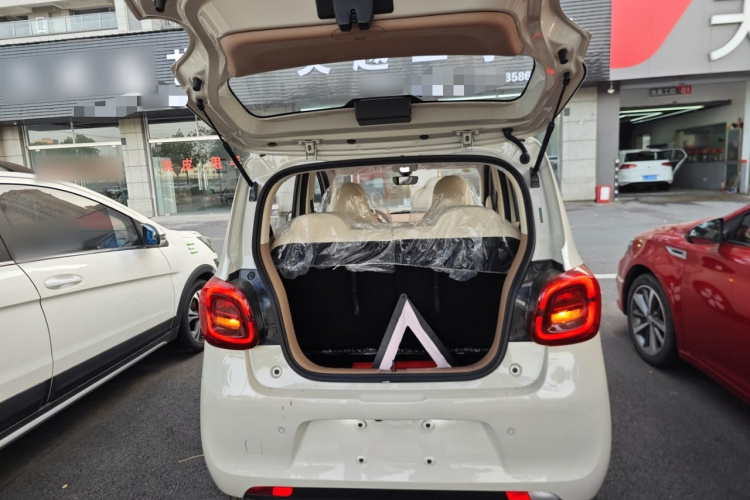 五菱汽车 宏光MINIEV 2025款 四门版 进阶款机舱底盘23