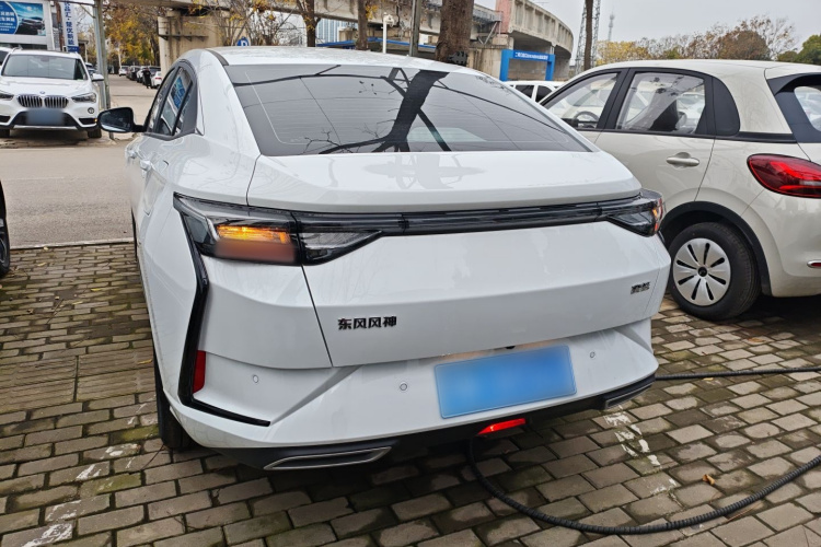 东风风神 奕炫 2025款 1.5L 自动豪华型车身外观6