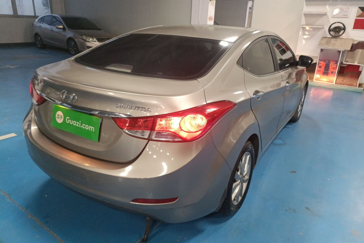 现代 朗动 2015款 1.6L 手动领先型车身外观7