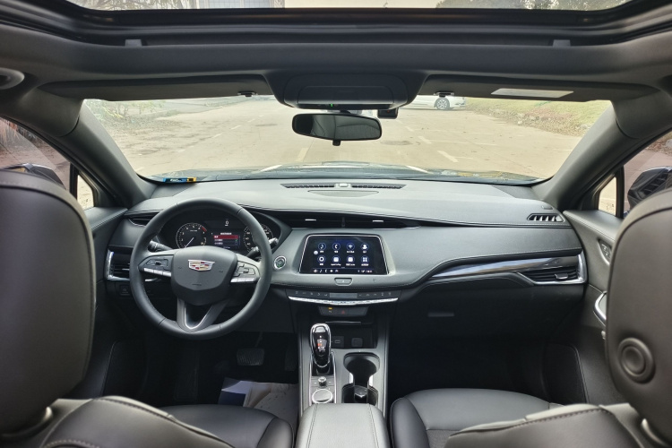 凯迪拉克XT4 2021款 28T 两驱技术型中控内饰7004