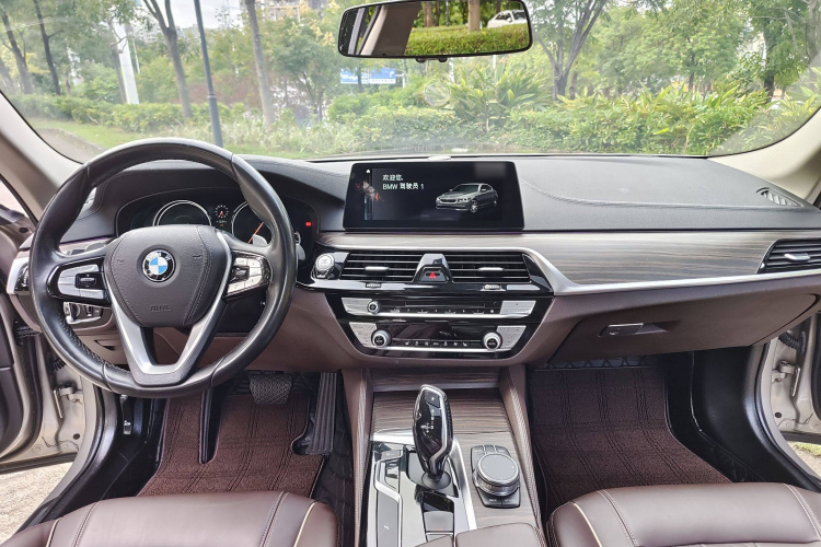 宝马5系 2018款 改款 530Li 领先型 豪华套装中控内饰7005