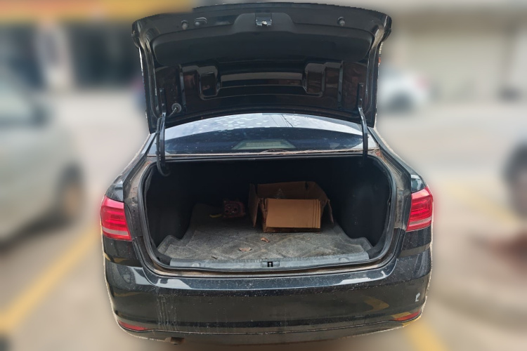 大众 朗逸 2015款 1.6L 手动风尚版中控内饰23