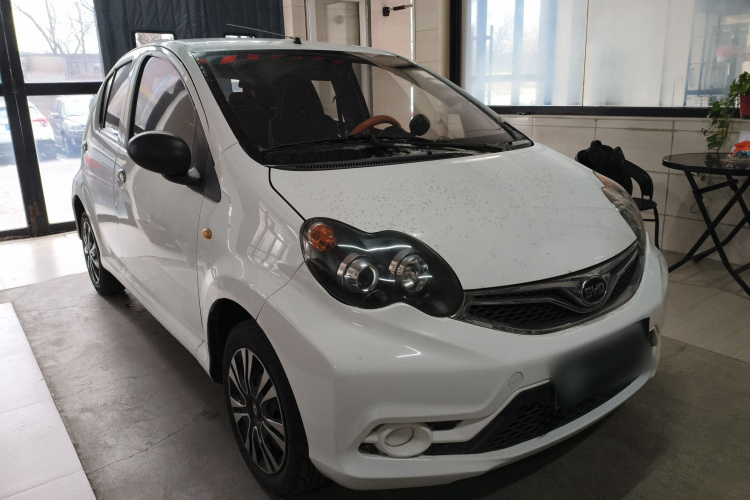 比亚迪F0 2015款 1.0L AMT 铉酷型车身外观3