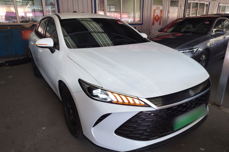 比亚迪 秦PLUS 2025款 DM-i 智驾版 55KM领先型车身外观3