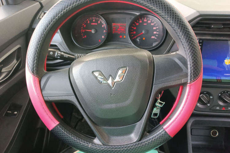 五菱汽车 五菱宏光 2019款 1.5L S基本型国VI LAR中控内饰13