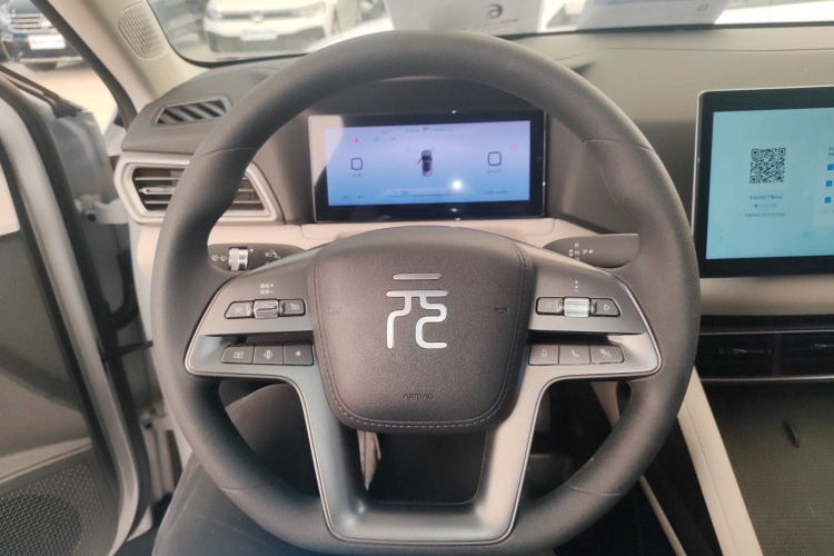 比亚迪 元UP 2025款 301KM 领航型中控内饰13