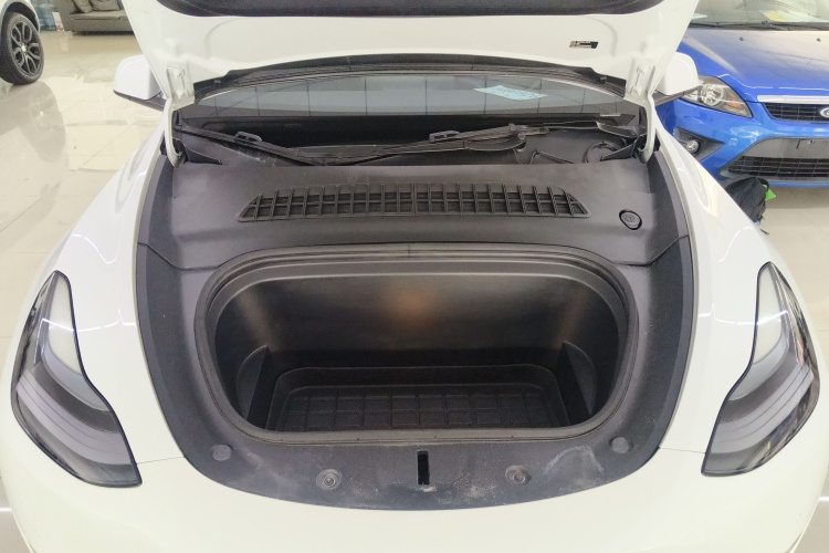 特斯拉 Model Y 2022款 长续航全轮驱动版局部细节24