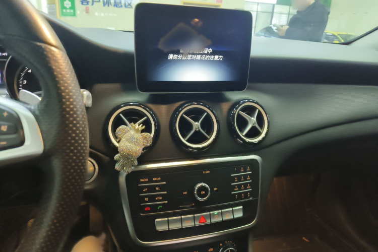 奔驰GLA 2019款 GLA 200 动感型局部细节16