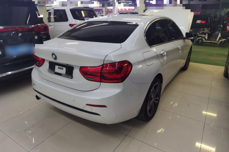 宝马1系 2018款 118i 运动型车身外观6005