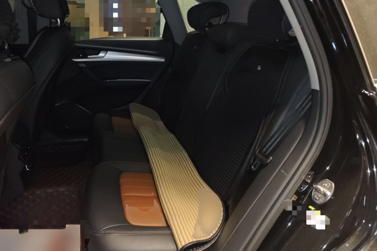 奥迪Q5L 2020款 改款 40 TFSI 荣享时尚型中控内饰7004