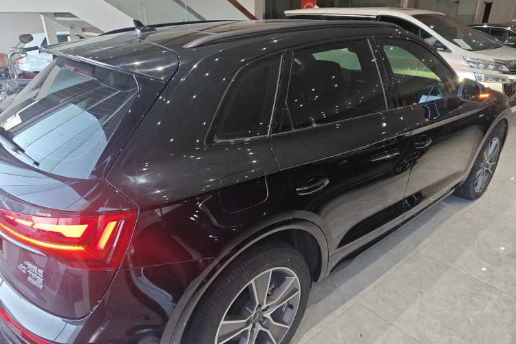 奥迪Q5L 2023款 40T 豪华动感型车身外观7