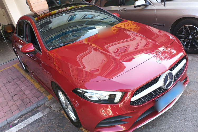 奔驰A级 2020款 改款 A 200 L 运动轿车时尚型车身外观3