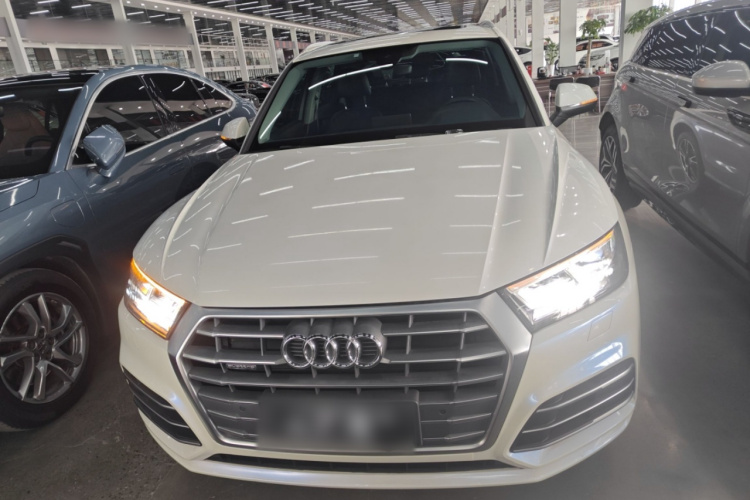 奥迪Q5L 2018款 45 TFSI 尊享时尚型 国V车身外观2